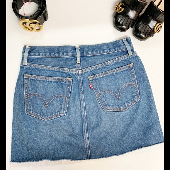 Levis Denim Mini Skirt, Frayed Distress Hem - Picture 4 of 8